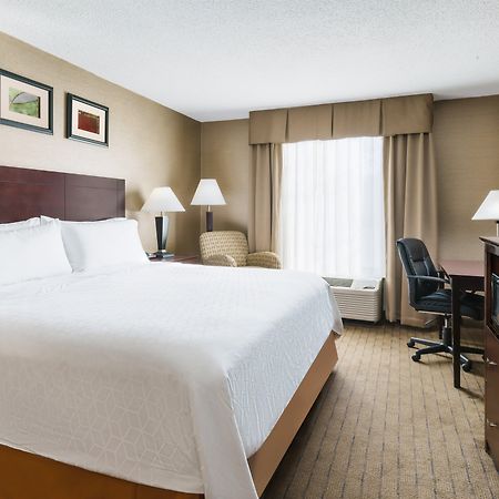 Holiday Inn Express Boston Brockton By Ihg Exterior photo