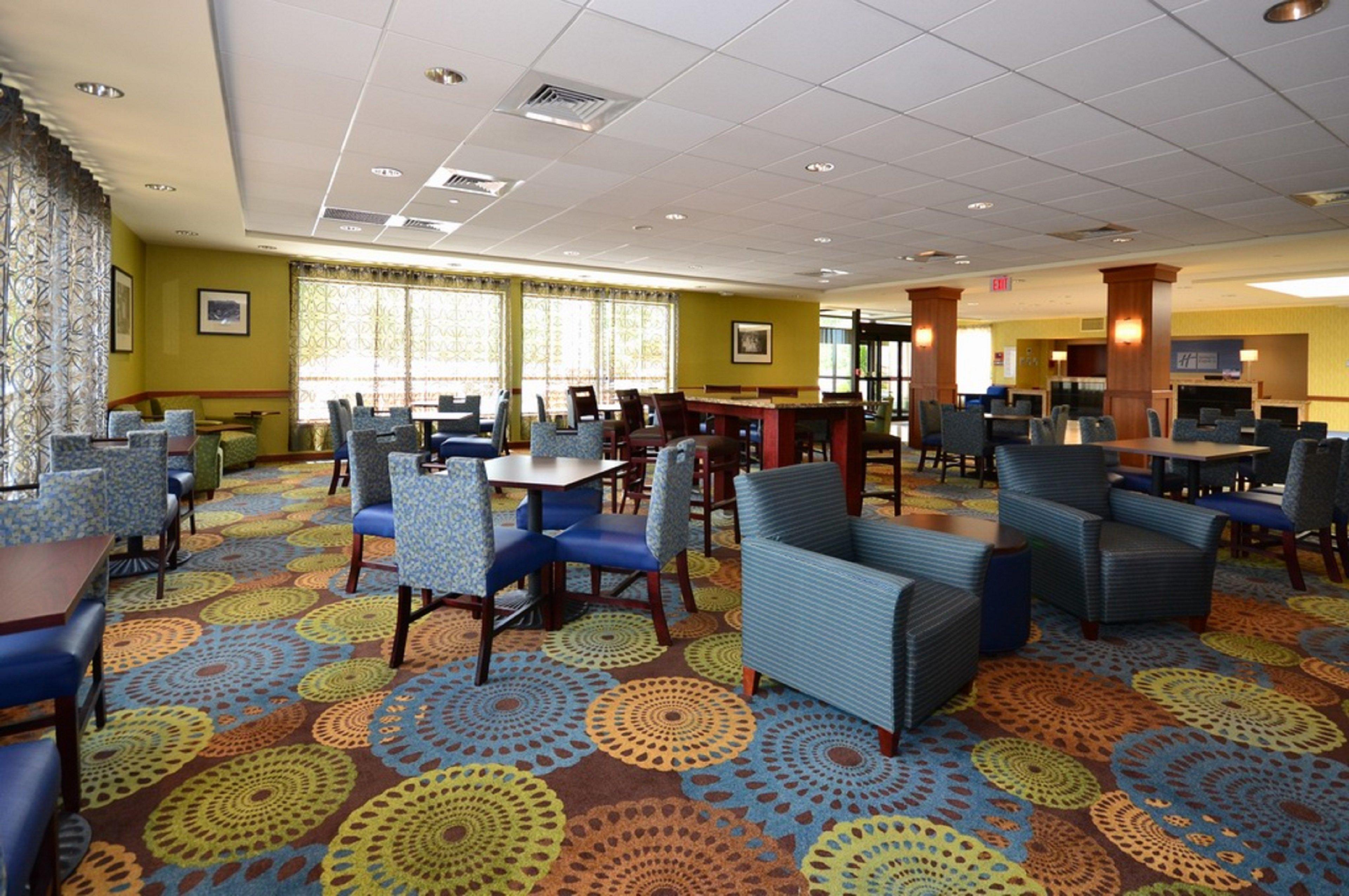 Holiday Inn Express Boston Brockton By Ihg Exterior photo