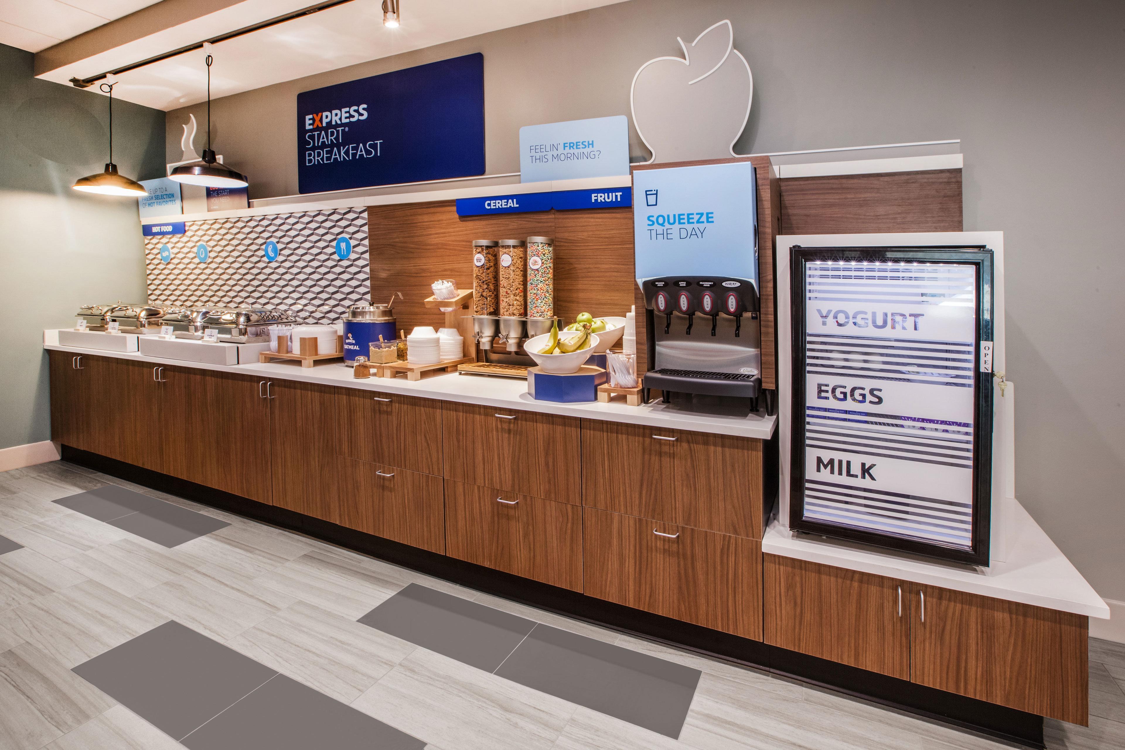 Holiday Inn Express Boston Brockton By Ihg Exterior photo