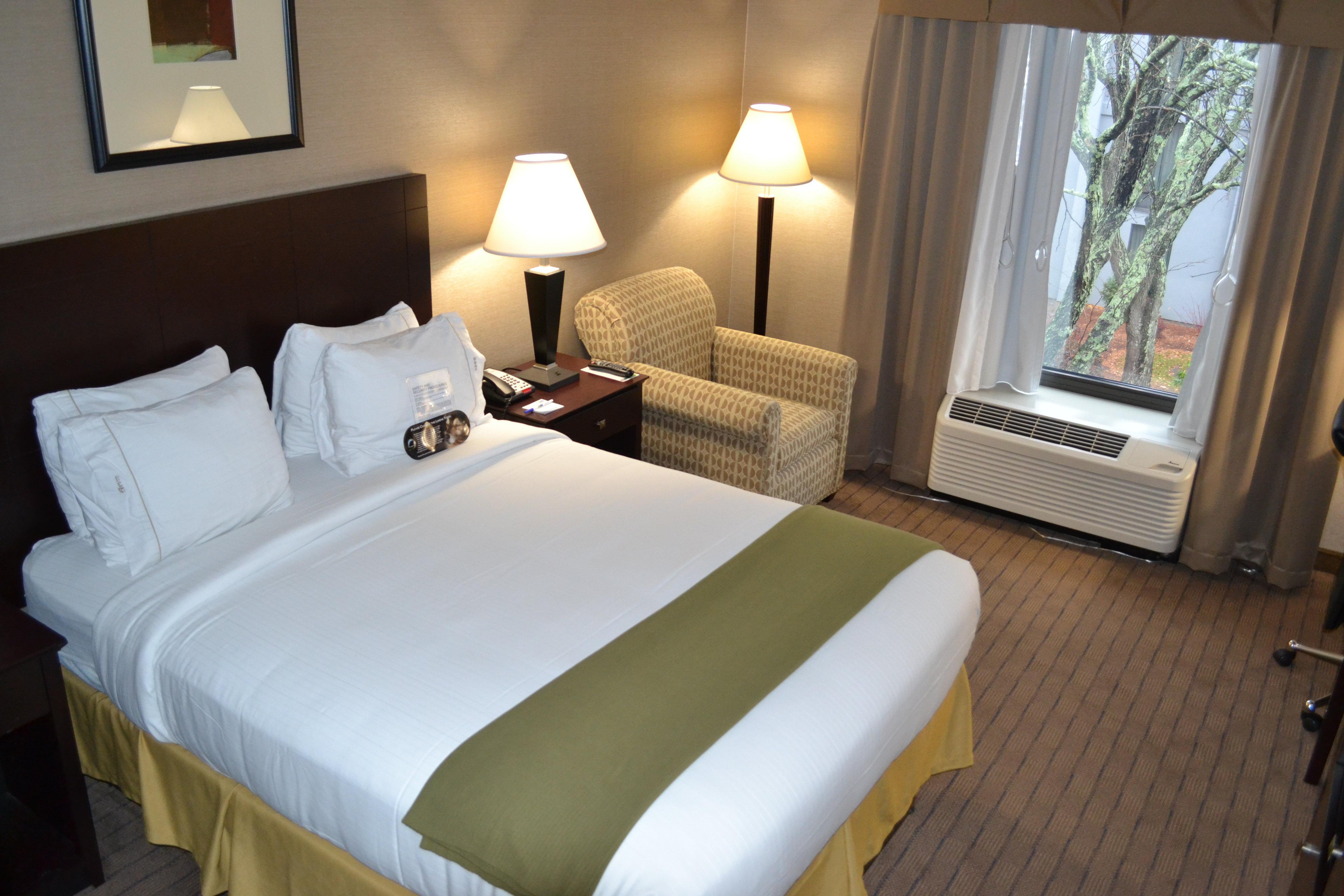 Holiday Inn Express Boston Brockton By Ihg Exterior photo