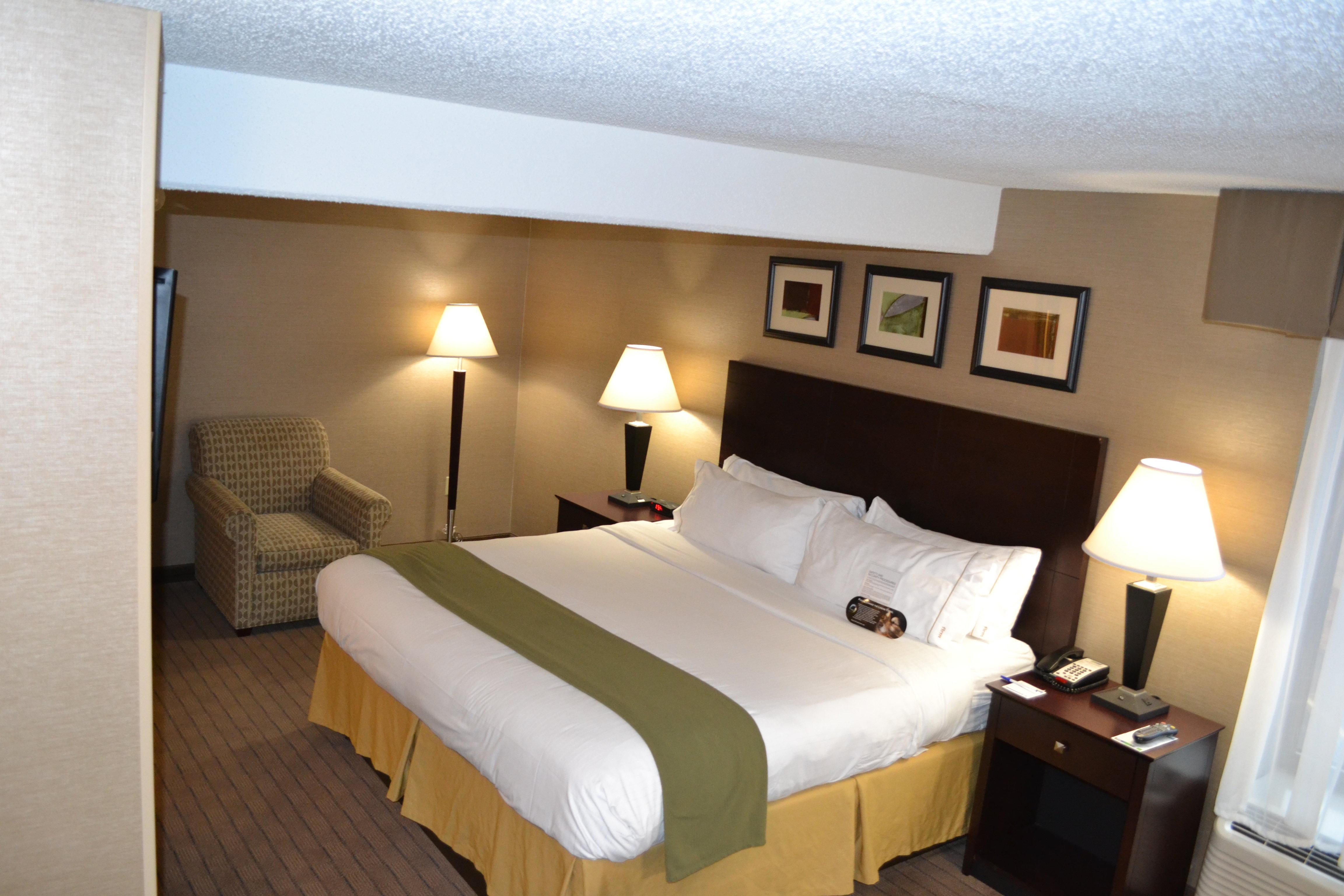 Holiday Inn Express Boston Brockton By Ihg Exterior photo
